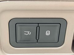 Denza D9 2022 DM-i 970 AWD Flagship - ფოტო 11