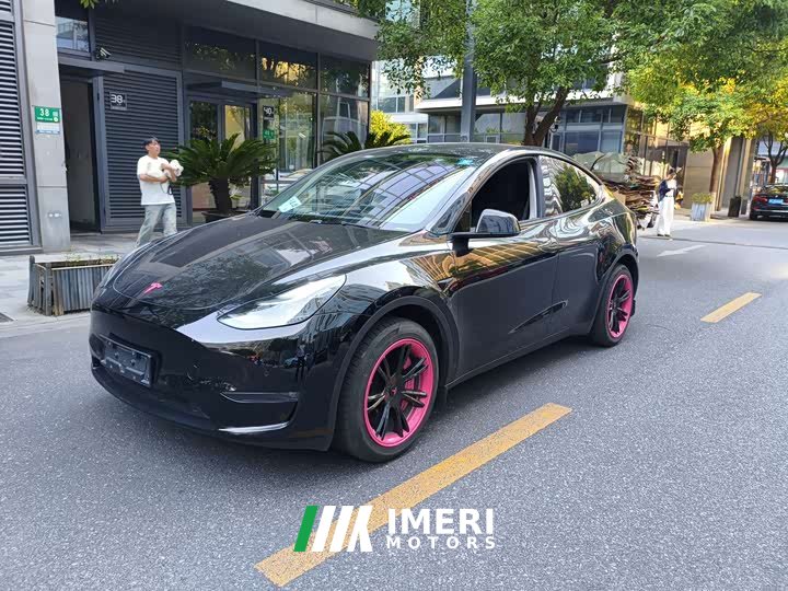 Tesla Model Y Long Range All-Wheel Drive