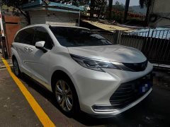 Toyota Sienna 2.5L Hybrid Premium Edition - ფოტო 3