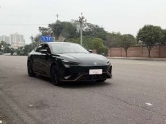 Changan UNI-V 1.5T 500Bar Luxury Sport Edition - ფოტო 3