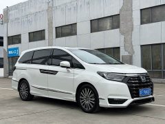 Honda Odyssey 2.0L e:HEV Luxury - ფოტო 3