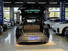 Tesla Model Y Long Range All-Wheel Drive - ფოტო 12