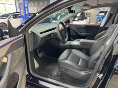 Tesla Model Y Long Range All-Wheel Drive - ფოტო 4