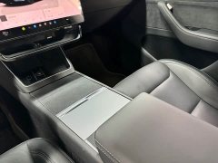 Tesla Model Y Long Range All-Wheel Drive - ფოტო 9