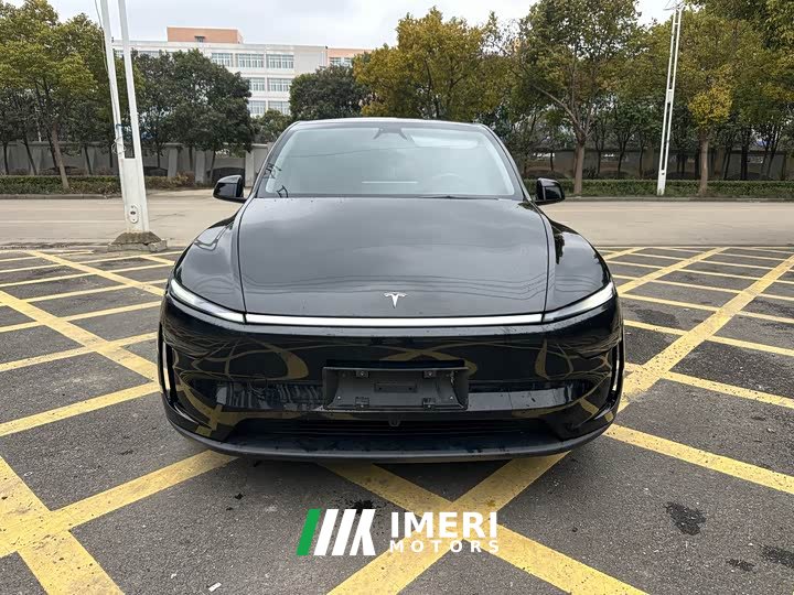 Tesla Model Y Rear-Wheel Drive