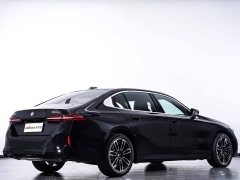 BMW 5 Series Facelift 530Li Premier M Sport Package - ფოტო 8