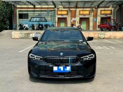 BMW 3 Series 330i M Sport Night Edition Package - ფოტო 2