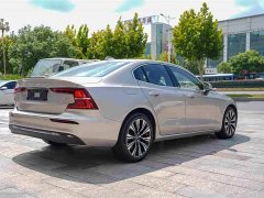 Volvo S60 B4 Smart Luxury Edition - ფოტო 14