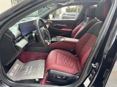 BMW 5 Series 2025 530Li Luxury M Sport Package - ფოტო 11