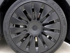 Tesla Model Y Standard Range RWD - ფოტო 17