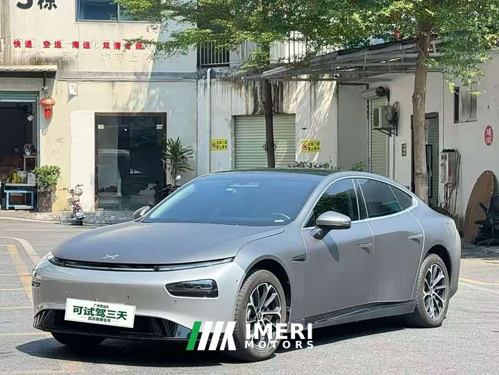 XPeng P7 586E