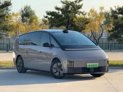 Li Auto Li Xiang MEGA 2024 Ultra - ფოტო 3