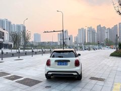 BMW MINI 2022 1.5T ONE 5-Door PLUS - ფოტო 5