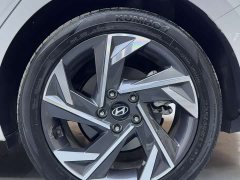 Hyundai Elantra 2023 1.5L CVT Luxury - ფოტო 14