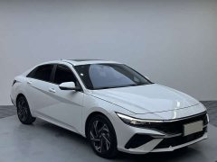 Hyundai Elantra 2023 1.5L CVT Luxury - ფოტო 2