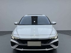 Hyundai Elantra 2023 1.5L CVT Luxury - ფოტო 3