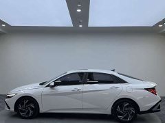 Hyundai Elantra 2023 1.5L CVT Luxury - ფოტო 4