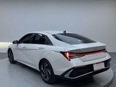 Hyundai Elantra 2023 1.5L CVT Luxury - ფოტო 6