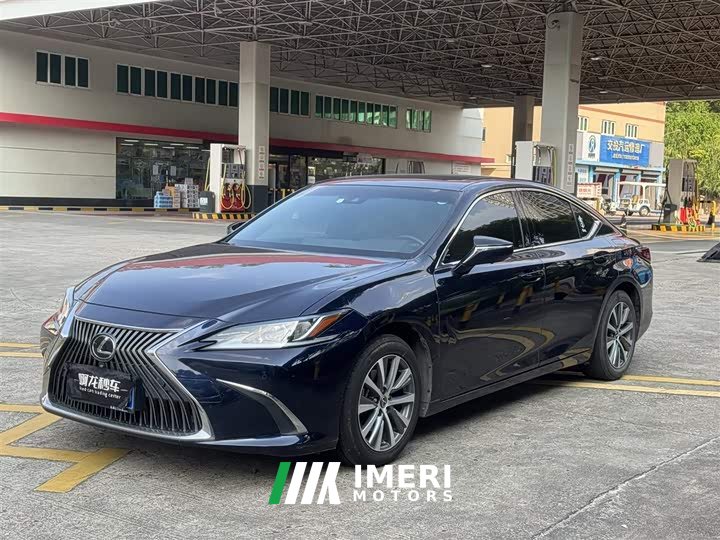 Lexus ES 2020 200 Excellence Edition - ავტომობილი ჩინეთიდან