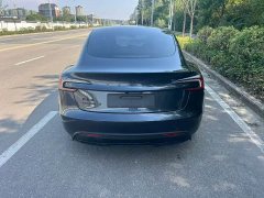 Tesla Model 3 Rear-Wheel Drive - ფოტო 3