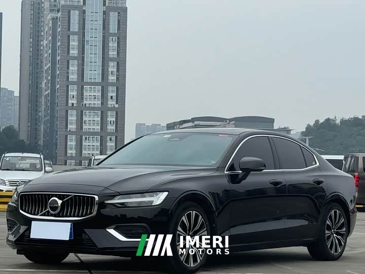 Volvo S60 B4 Smart Luxury Edition