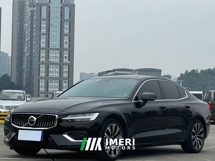 Volvo S60 B4 Smart Luxury Edition - ავტომობილი ჩინეთიდან