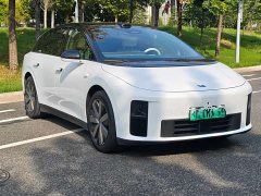 Li Auto i6 Four-Wheel Drive Standard Edition - ფოტო 2