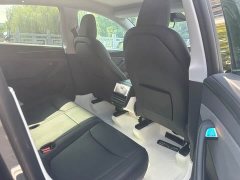 Tesla Model Y Rear-Wheel Drive - ფოტო 9