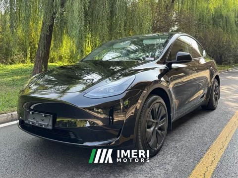 2024 Tesla Model Y Rear-Wheel Drive