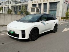 Li Auto i6 Two-wheel drive standard version - ფოტო 1