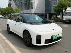 Li Auto i6 Two-wheel drive standard version - ფოტო 2