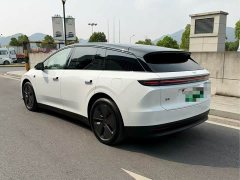 Li Auto i6 Two-wheel drive standard version - ფოტო 4