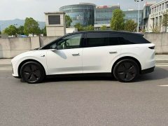 Li Auto i6 Two-wheel drive standard version - ფოტო 5