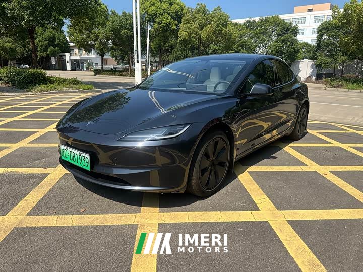 Tesla Model 3 Rear-Wheel Drive