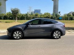 Tesla Model Y Rear-Wheel Drive - ფოტო 5