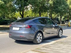 Tesla Model Y Rear-Wheel Drive - ფოტო 8
