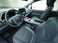 Toyota Gravia 2.5L Hybrid Luxury Edition - ფოტო 10