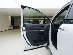 Toyota Gravia 2.5L Hybrid Luxury Edition - ფოტო 16