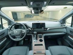 Toyota Gravia 2.5L Hybrid Luxury Edition - ფოტო 19