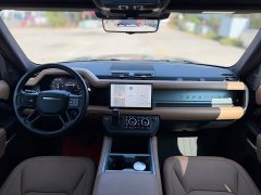 Land Rover Defender 110 3.0T P400 Dark Edition - ფოტო 11