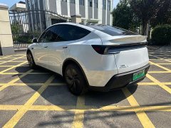 Tesla Model Y Rear-Wheel Drive - ფოტო 5