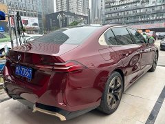 BMW 5 Series 525Li M Sport Package - ფოტო 11