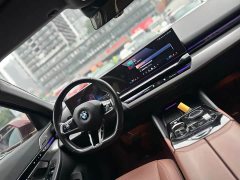 BMW 5 Series 525Li M Sport Package - ფოტო 7