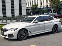 BMW 5 Series (Imported) 525i M Sport Package - ფოტო 4