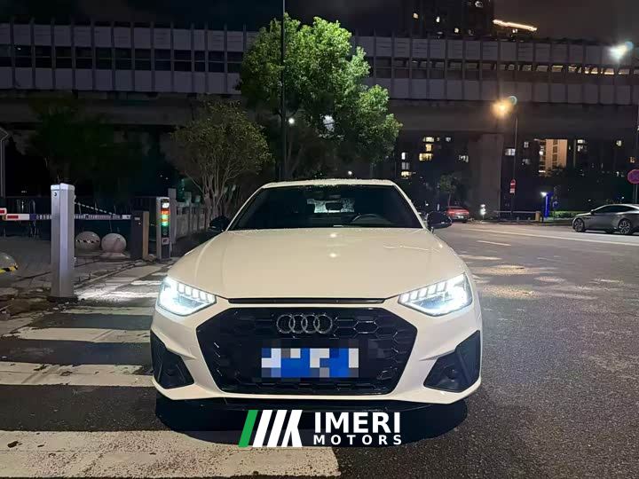 Audi A4L 40 TFSI Luxury Dynamic