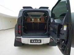 Land Rover Defender 110 3.0T P400 Dark Edition - ფოტო 6