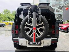 Land Rover Defender 110 3.0T P400 Dark Edition - ფოტო 3
