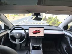 Tesla Model Y Rear-Wheel Drive - ფოტო 3