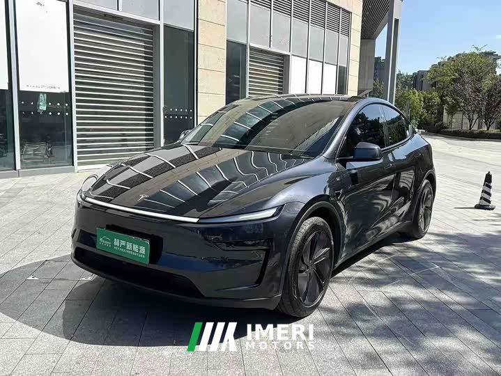 Tesla Model Y Rear-Wheel Drive