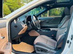 Lexus ES 2025 300h Premium Edition - ფოტო 13
